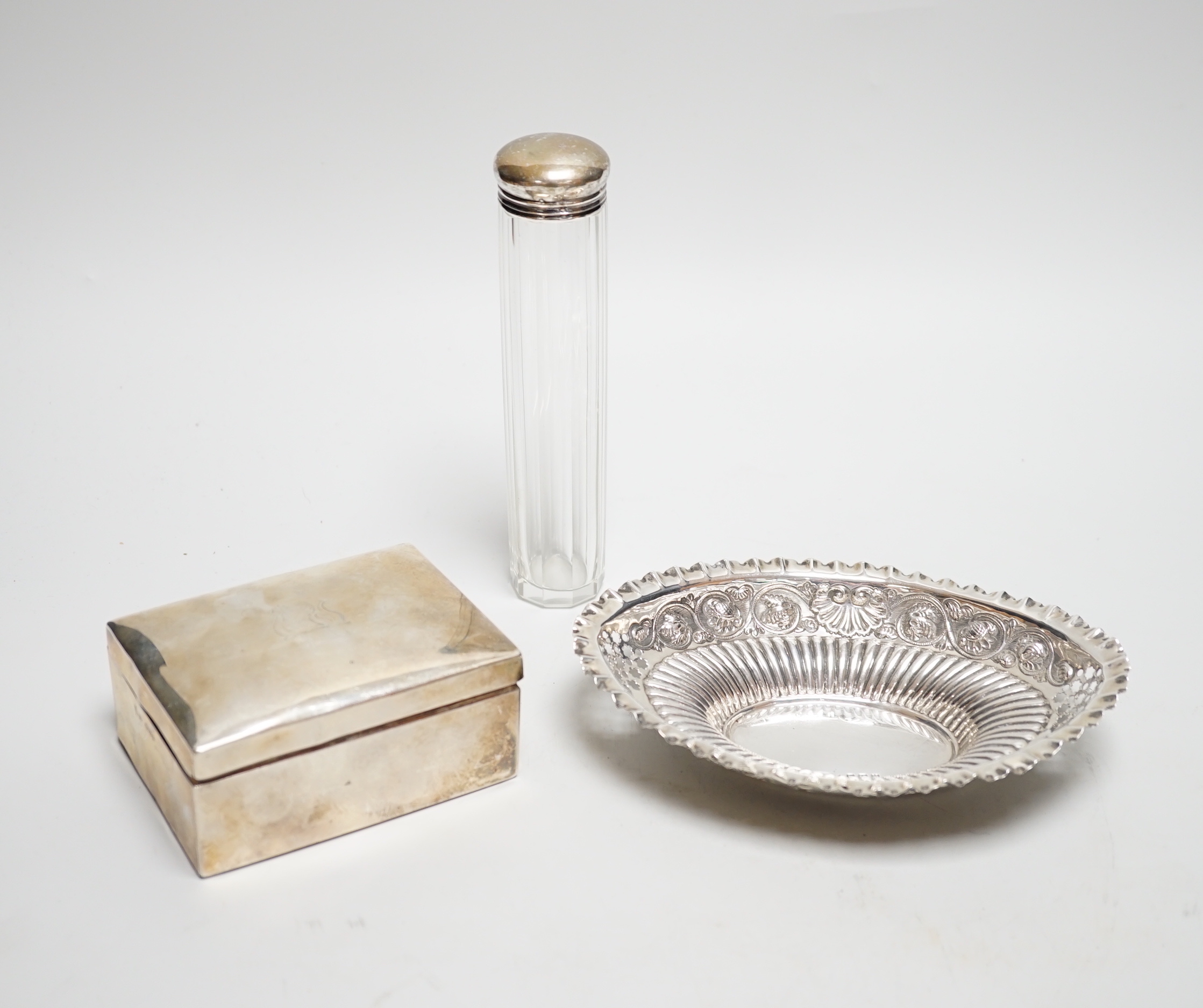 A late Victorian silver mounted cigarette box, London, 1889, 10.5cm a pierced silver dish and a mounted glass toilet jar.
